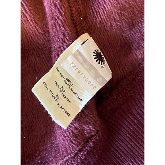 NWT UGG Burgundy Robe Size XS NEVER USED - Picture 12 of 14